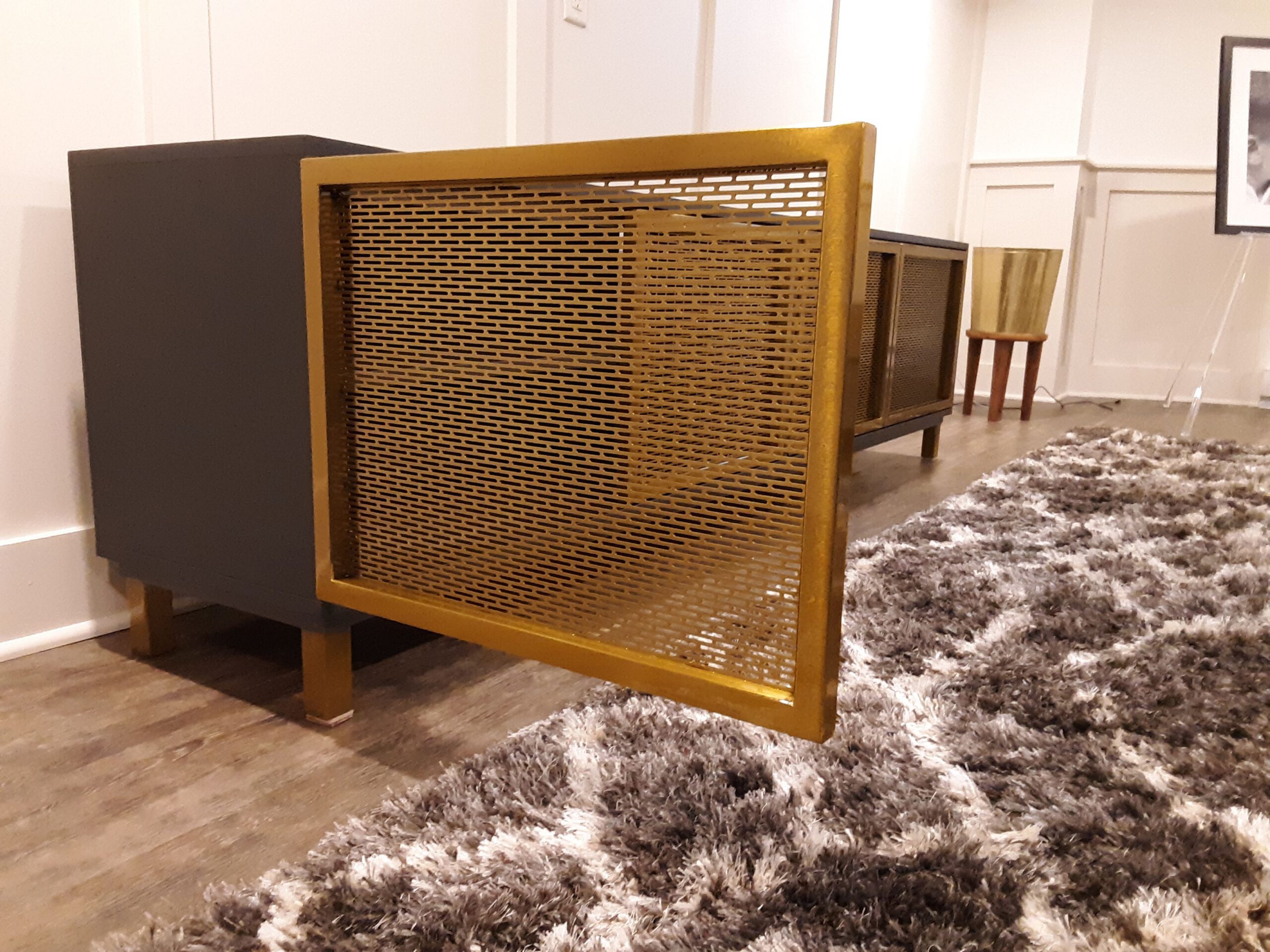 Gold Stand Door Open